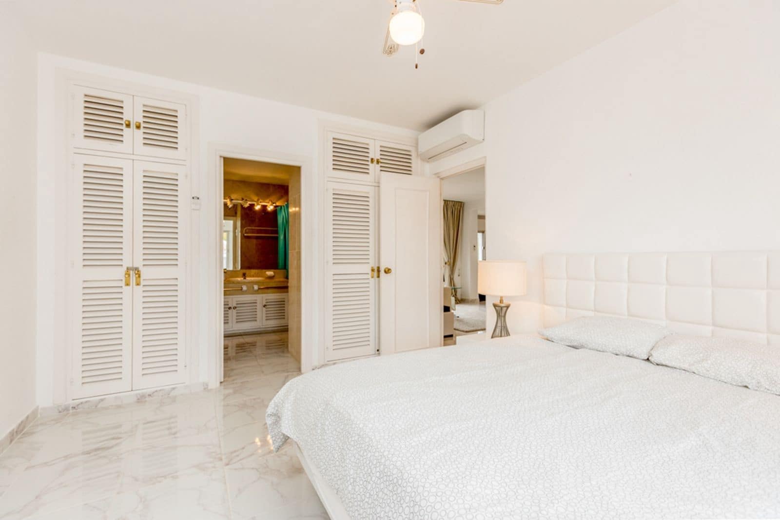 2 chambre Penthouse à vendre à Puerto Banus - 945 000 € (Ref: 10097916)