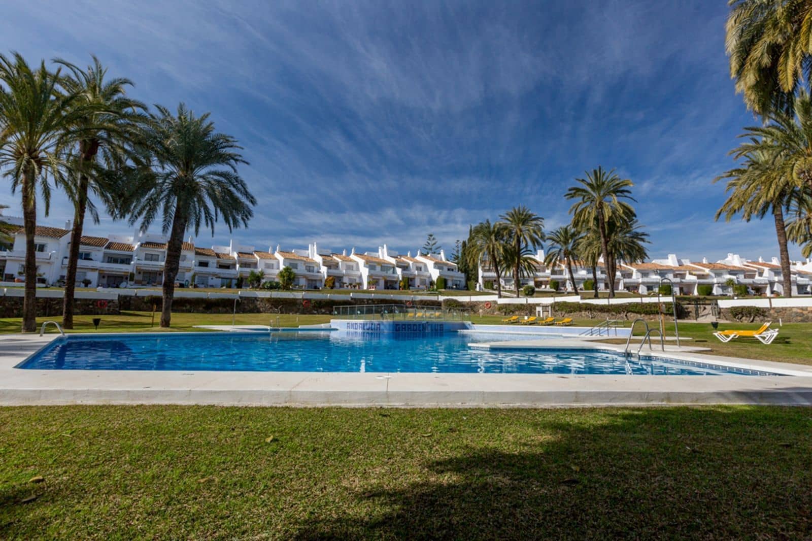 2 chambre Penthouse à vendre à Puerto Banus - 945 000 € (Ref: 10097916)