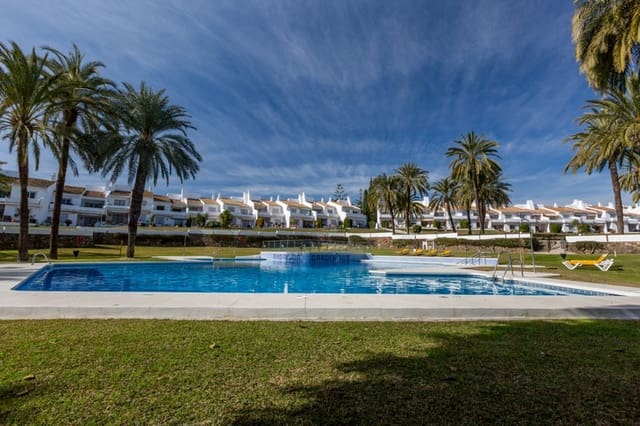 2 chambre Penthouse à vendre à Puerto Banus, Marbella - 945 000 € (Ref: 10097916)