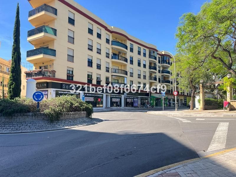 Commercieel te koop in Estepona - € 1.195.000 (Ref: 10097917)