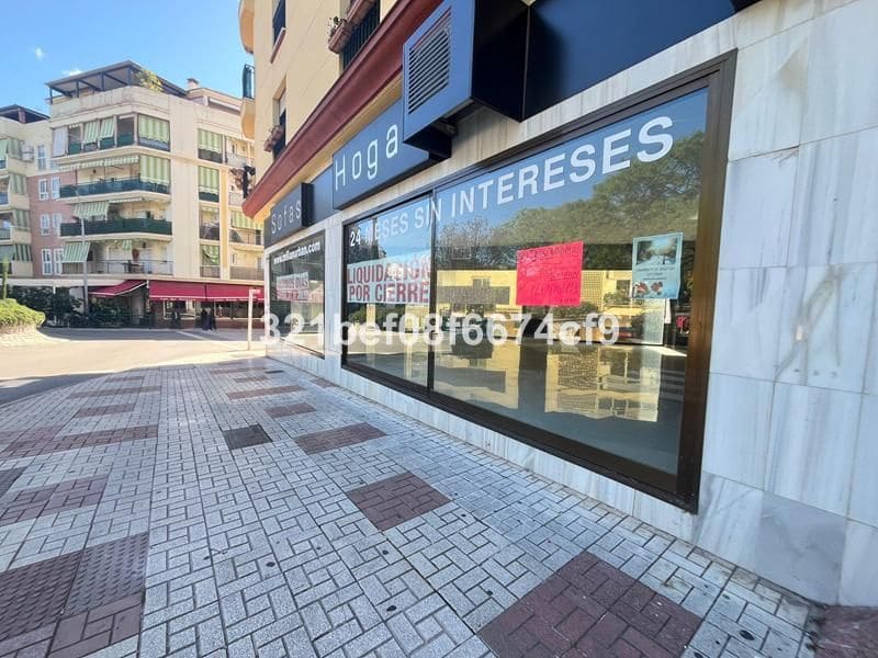 Commercieel te koop in Estepona - € 1.195.000 (Ref: 10097917)