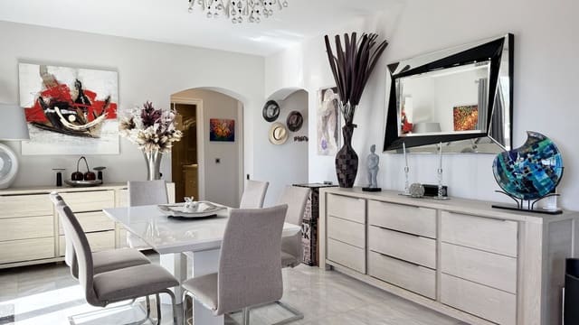4 slaapkamer Penthouse te koop in Benahavís - € 695.000 (Ref: 10097918)