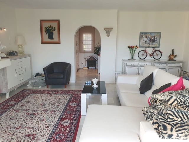 Ático de 2 habitaciones en El Paraiso, Estepona en venta - 325.000 € (Ref: 10097920)
