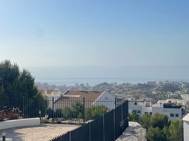 3 slaapkamer Penthouse te koop in Benalmádena - € 650.750 (Ref: 10097923)