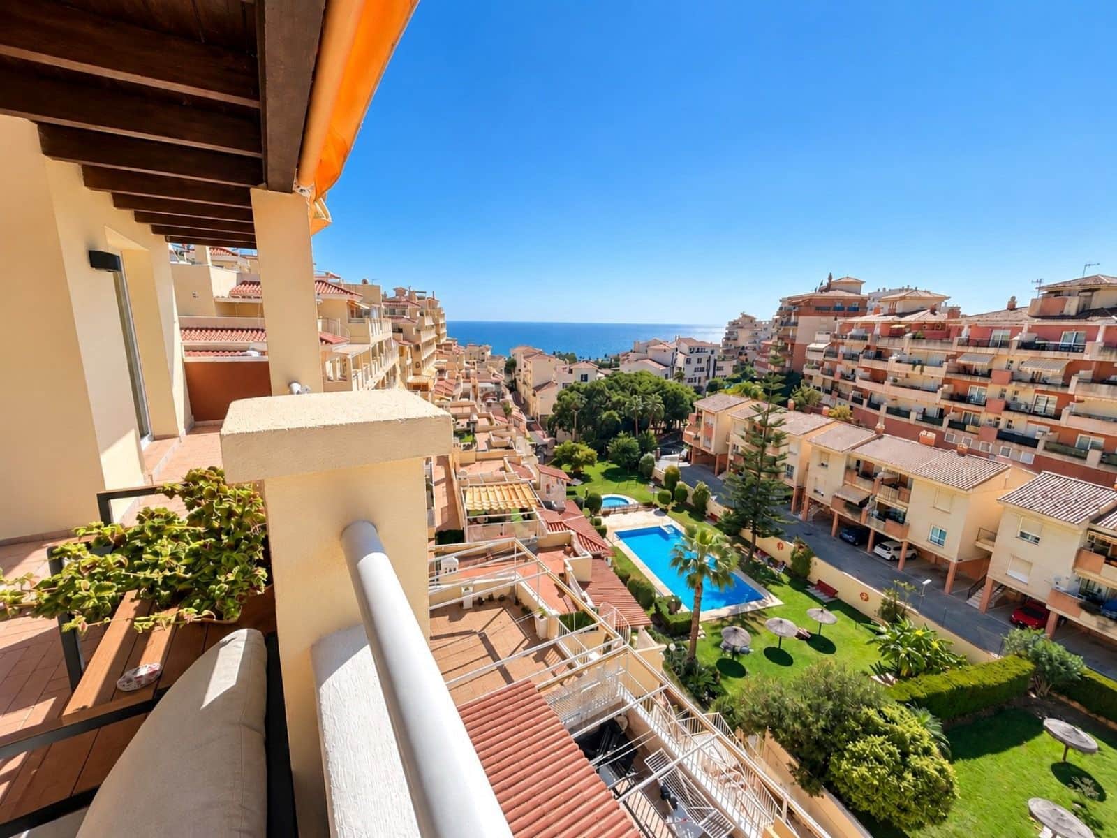 2 bedroom Penthouse for sale in Benalmadena - € 583,000 (Ref: 10097927)