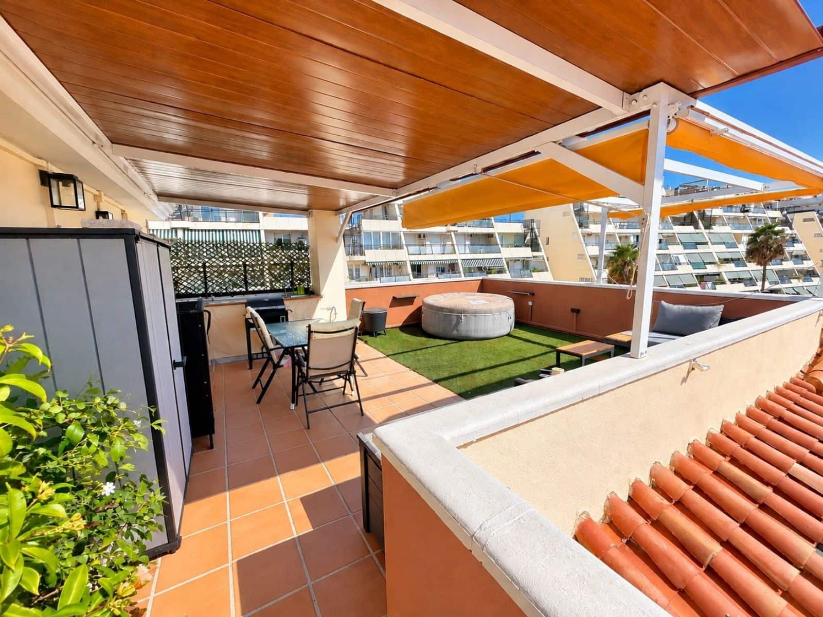 2 bedroom Penthouse for sale in Benalmadena - € 583,000 (Ref: 10097927)