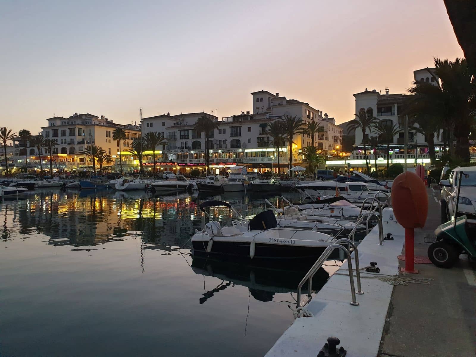 3 soveværelse Penthouse til salg i La Duquesa / Puerto de la Duquesa - € 390.000 (Ref: 10097928)