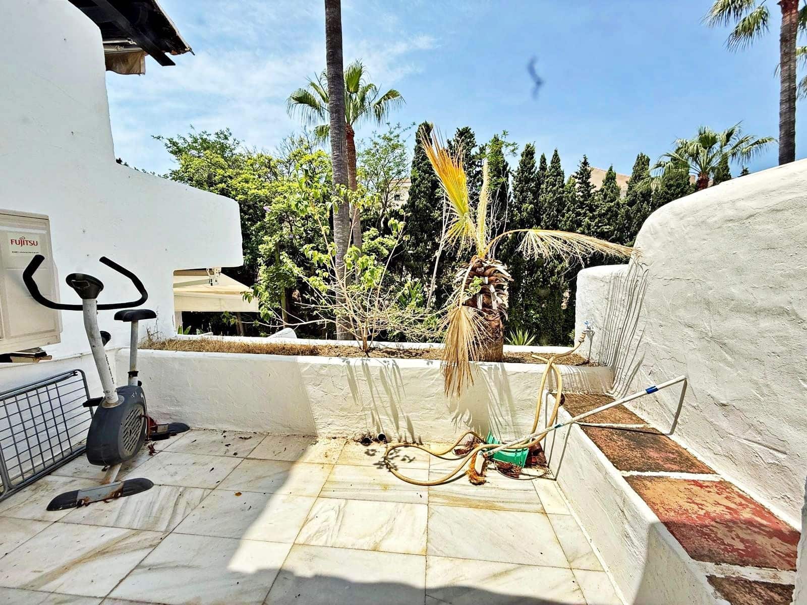 3 sypialnia Penthouse na sprzedaż w Puerto Banus - 975 000 € (Ref: 10100600)