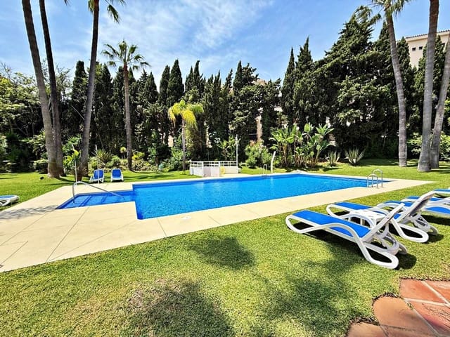 3 sypialnia Penthouse na sprzedaż w Puerto Banus, Marbella - 975 000 € (Ref: 10100600)