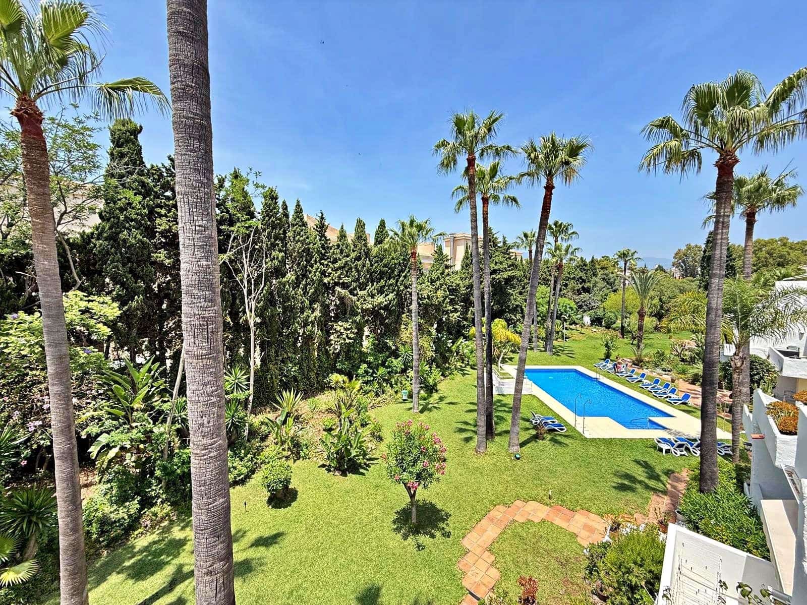 3 sypialnia Penthouse na sprzedaż w Puerto Banus - 975 000 € (Ref: 10100600)