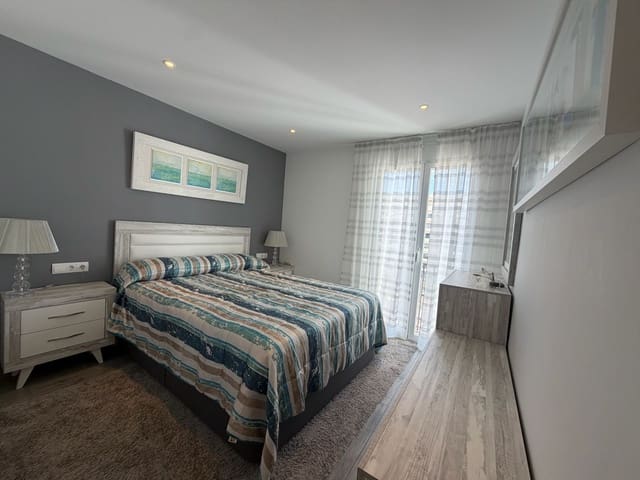 2 soveværelse Lejlighed til salg i Puerto Banus, Marbella med swimmingpool garage - € 700.000 (Ref: 10153377)