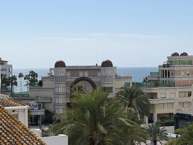 2 soveværelse Lejlighed til salg i Puerto Banus, Marbella med swimmingpool garage - € 700.000 (Ref: 10153377)