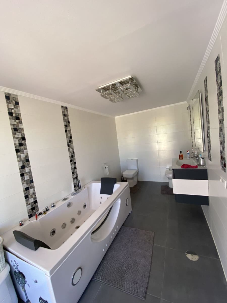 4 soveværelse Villa til salg i Mijas Costa med swimmingpool - € 749.000 (Ref: 10153379)