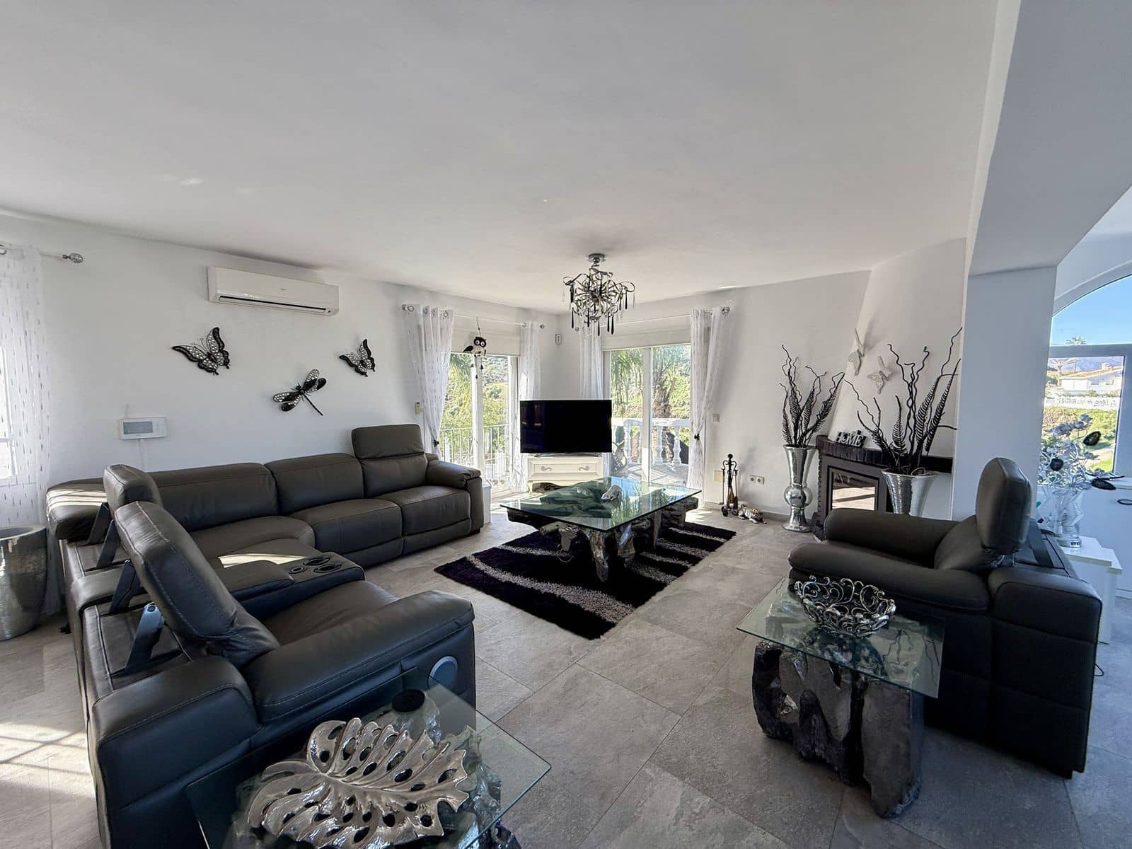 4 soveværelse Villa til salg i Mijas Costa med swimmingpool - € 749.000 (Ref: 10153379)