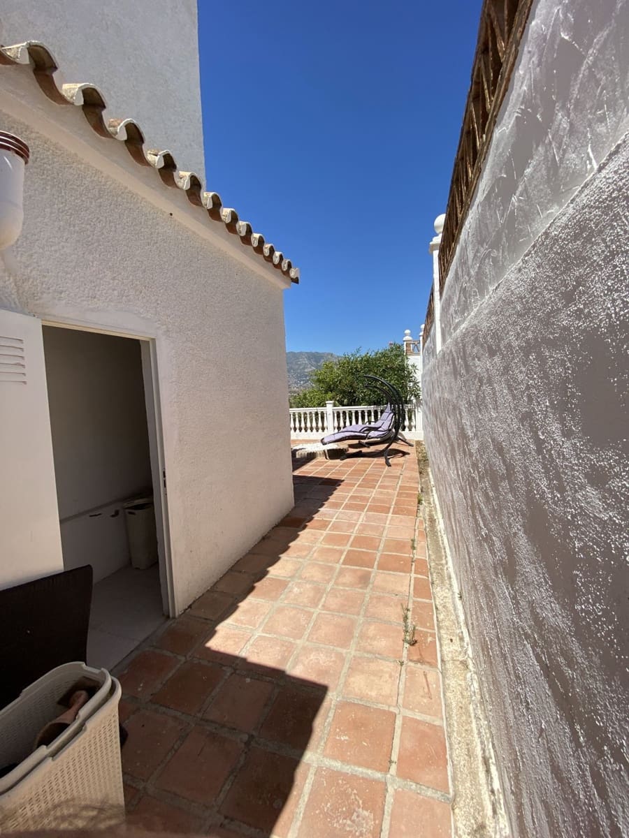 4 soveværelse Villa til salg i Mijas Costa med swimmingpool - € 749.000 (Ref: 10153379)