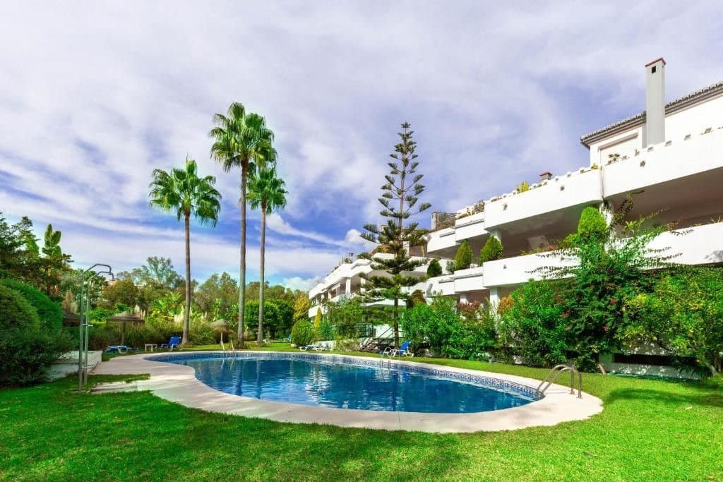 3 bedroom Apartment for sale in Golden Mile with pool - € 1,490,000 (Ref: 10153380)