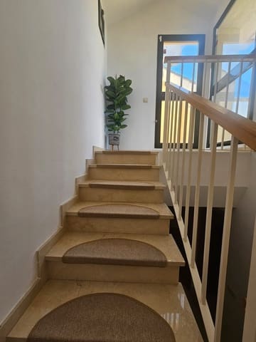 3 soverom Hus til salgs i Estepona med svømmebasseng garasje - € 556 000 (Ref: 10153382)