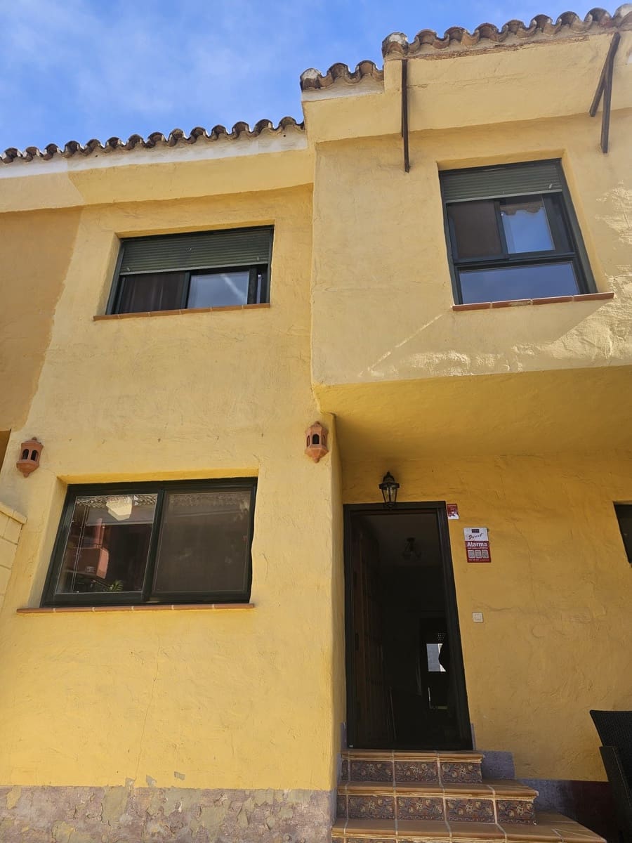 3 bedroom Townhouse for sale in Estepona with pool garage - € 556,000 (Ref: 10153382)