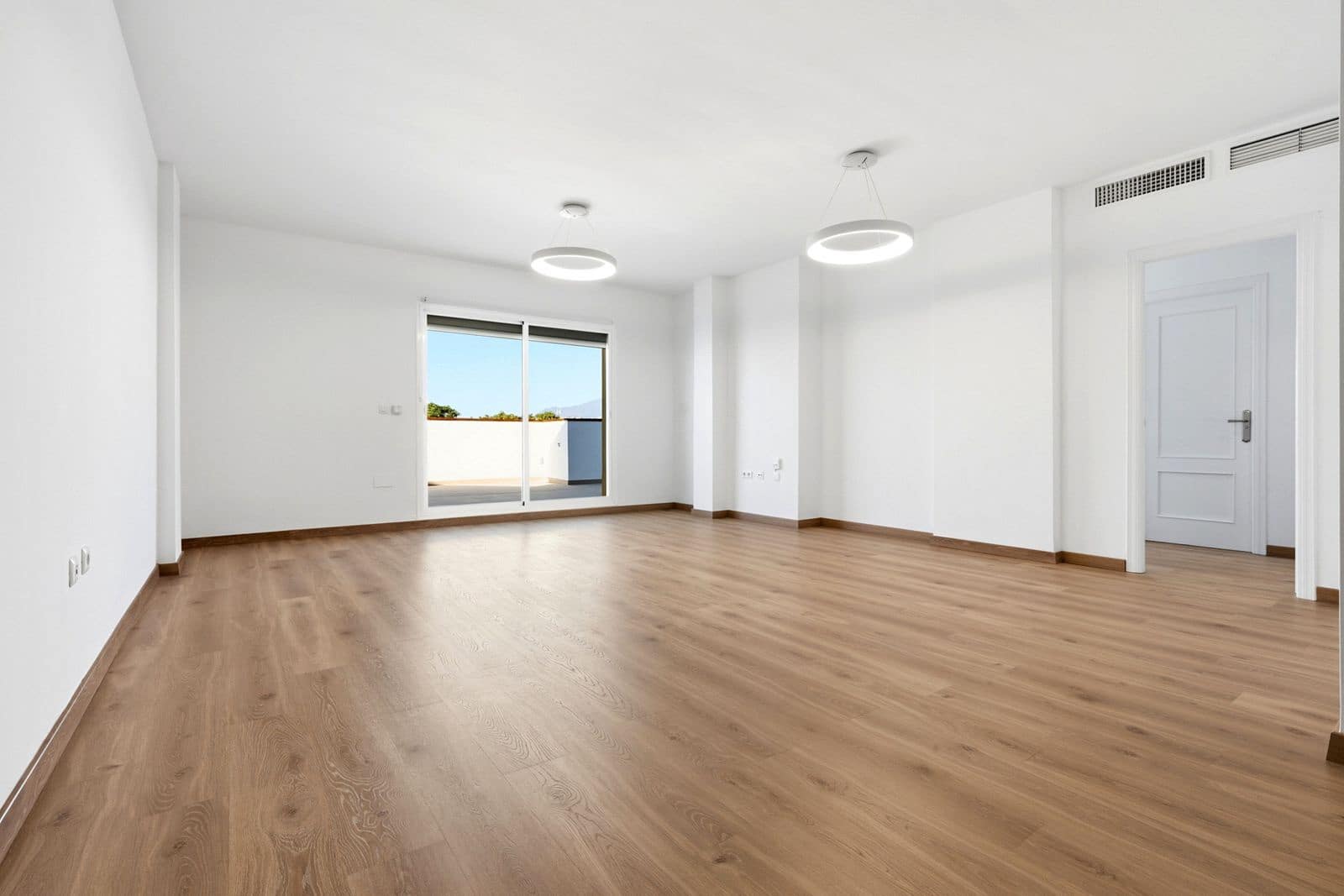 3 slaapkamer Penthouse te koop in San Pedro de Alcantara met garage - € 790.000 (Ref: 10153383)