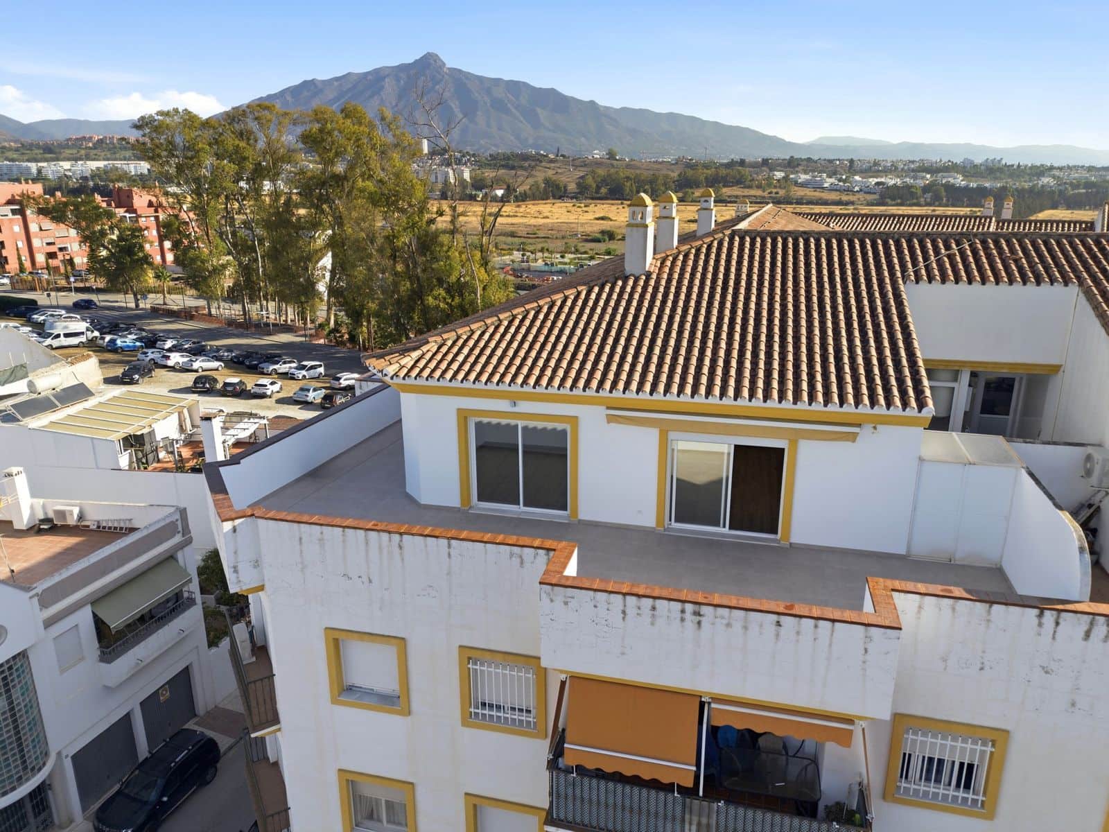 3 slaapkamer Penthouse te koop in San Pedro de Alcantara met garage - € 790.000 (Ref: 10153383)