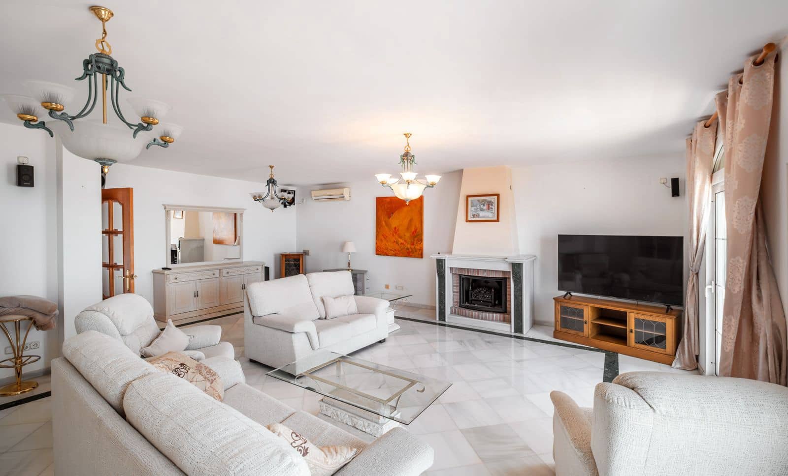 5 bedroom Villa for sale in Benalmadena with pool - € 1,395,000 (Ref: 10153385)
