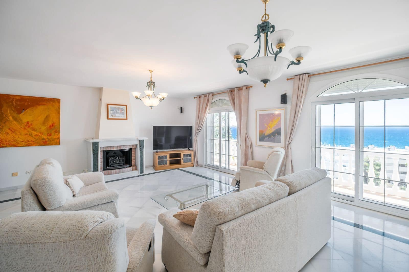 5 bedroom Villa for sale in Benalmadena with pool - € 1,395,000 (Ref: 10153385)