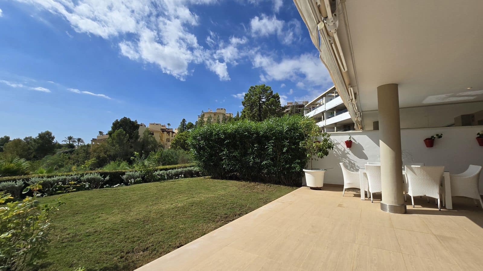 3 bedroom Apartment for sale in Benahavis with pool - € 695,000 (Ref: 10153388)