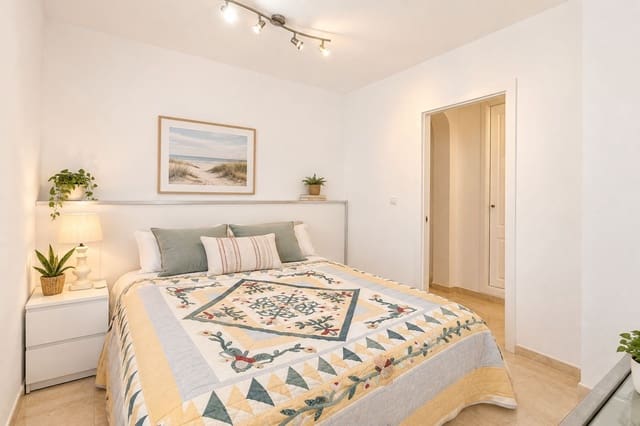 3 makuuhuone Huoneisto myytävänä paikassa Nueva Andalucia, Marbella mukana uima-altaan 
autotalli - 575 000 € (Ref: 10153390)