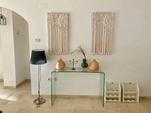 3 makuuhuone Huoneisto myytävänä paikassa Nueva Andalucia, Marbella mukana uima-altaan 
autotalli - 575 000 € (Ref: 10153390)