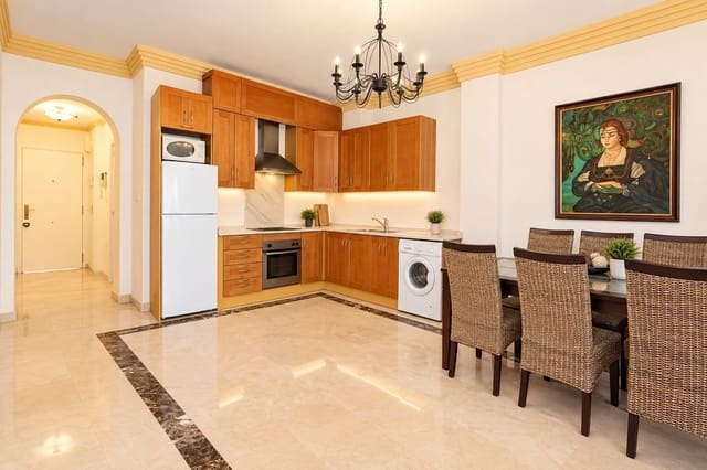 3 makuuhuone Huoneisto myytävänä paikassa Nueva Andalucia, Marbella mukana uima-altaan 
autotalli - 575 000 € (Ref: 10153390)