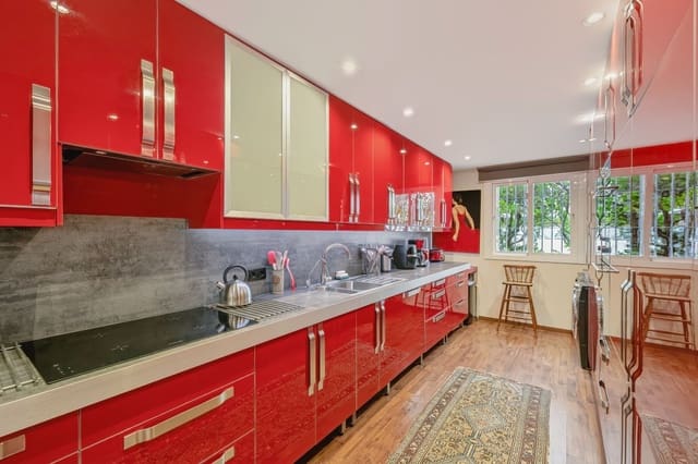 3 chambre Maison de Ville à vendre à Nueva Andalucia, Marbella avec piscine garage - 980 000 € (Ref: 10153391)