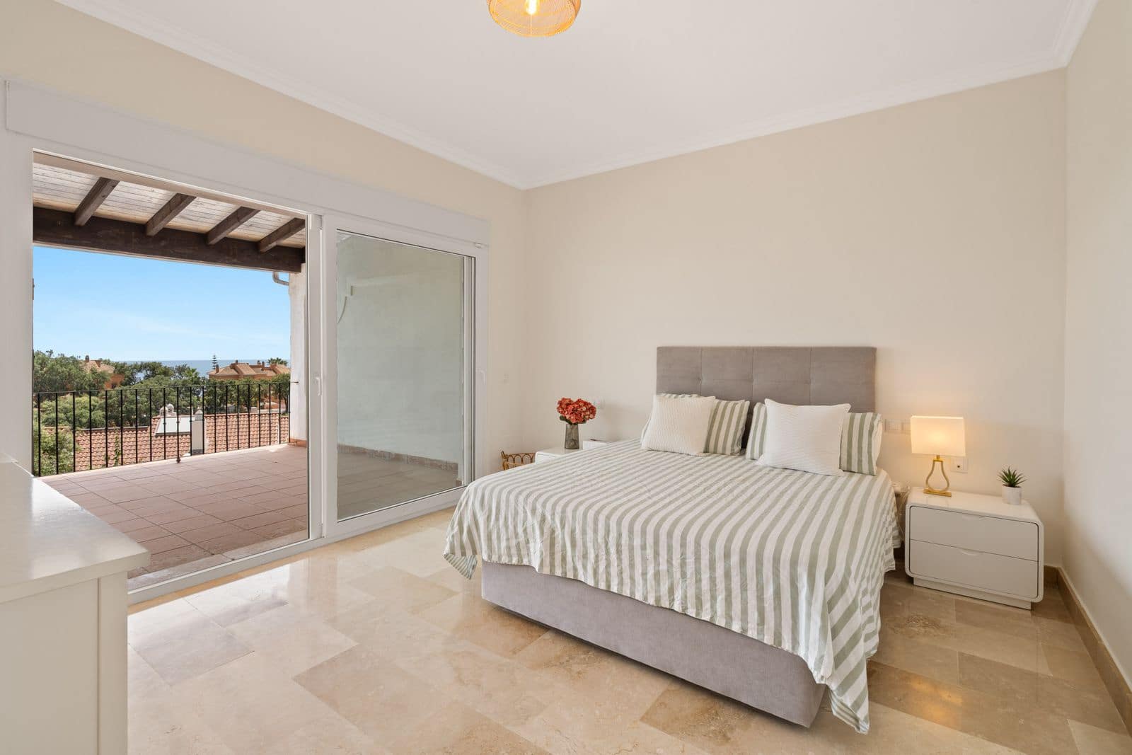 4 camera da letto Villa in vendita in Marbella con garage - 1.099.000 € (Rif: 10153392)