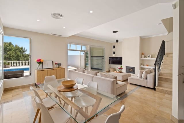 4 camera da letto Villa in vendita in Marbella con garage - 1.099.000 € (Rif: 10153392)