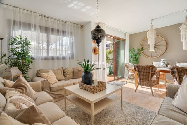 Casa de 3 habitaciones en La Cala de Mijas, Mijas en venta con piscina garaje - 650.000 € (Ref: 10153395)