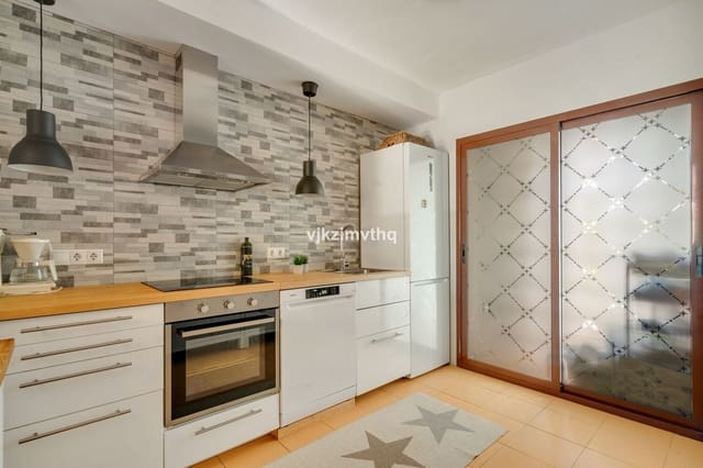 Casa de 3 habitaciones en La Cala de Mijas, Mijas en venta con piscina garaje - 650.000 € (Ref: 10153395)