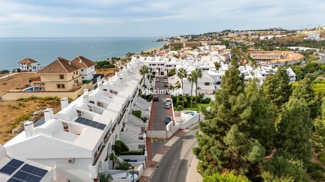 Casa de 3 habitaciones en La Cala de Mijas, Mijas en venta con piscina garaje - 650.000 € (Ref: 10153395)