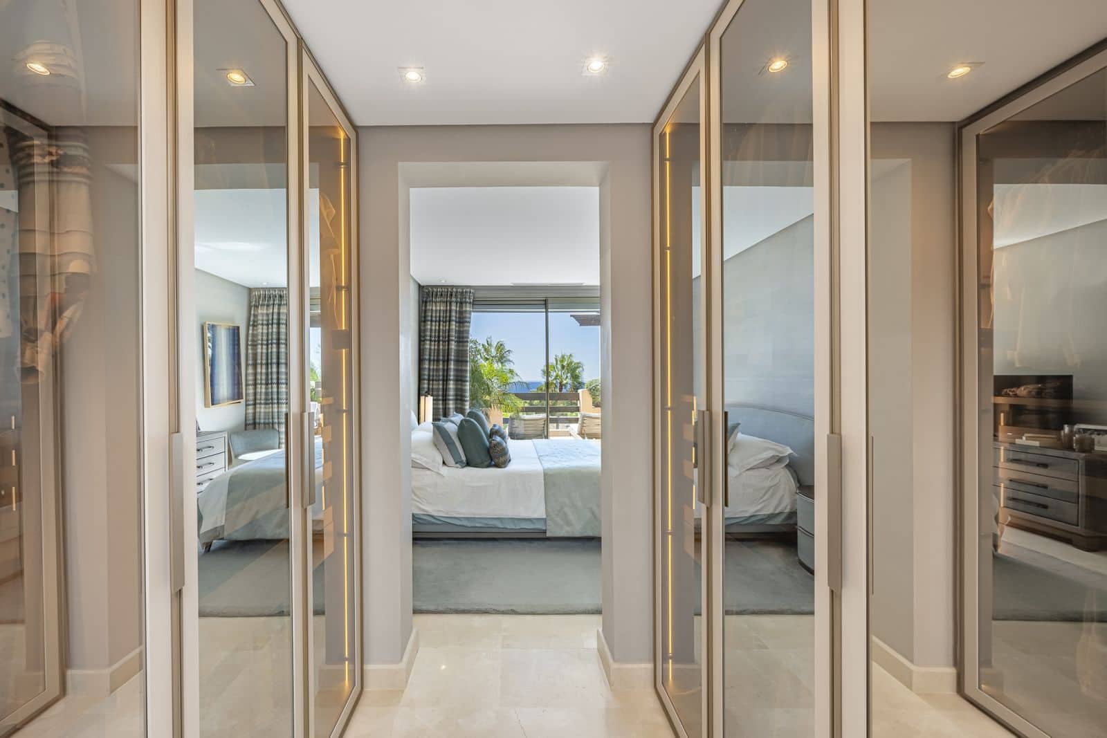 2 slaapkamer Penthouse te koop in Golden Mile met zwembad garage - € 2.290.000 (Ref: 10153396)