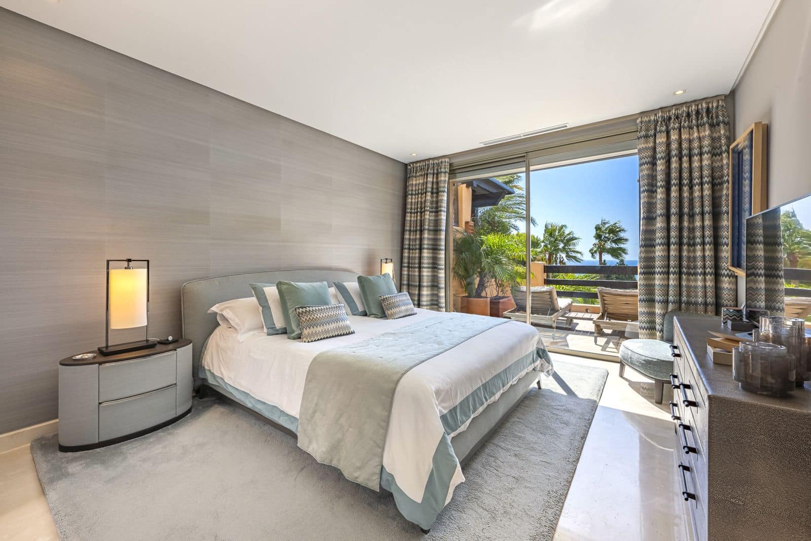 2 slaapkamer Penthouse te koop in Golden Mile met zwembad garage - € 2.290.000 (Ref: 10153396)