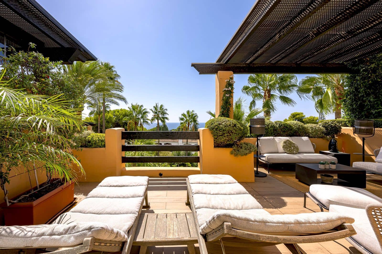 2 slaapkamer Penthouse te koop in Golden Mile met zwembad garage - € 2.290.000 (Ref: 10153396)