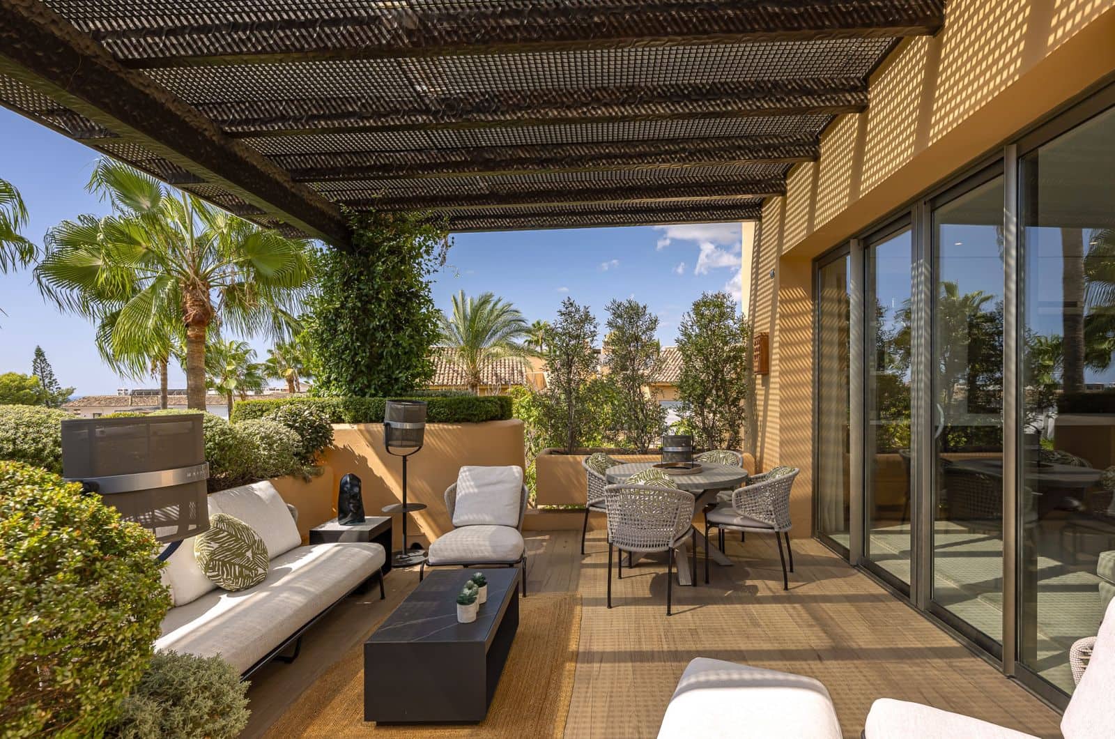 2 slaapkamer Penthouse te koop in Golden Mile met zwembad garage - € 2.290.000 (Ref: 10153396)