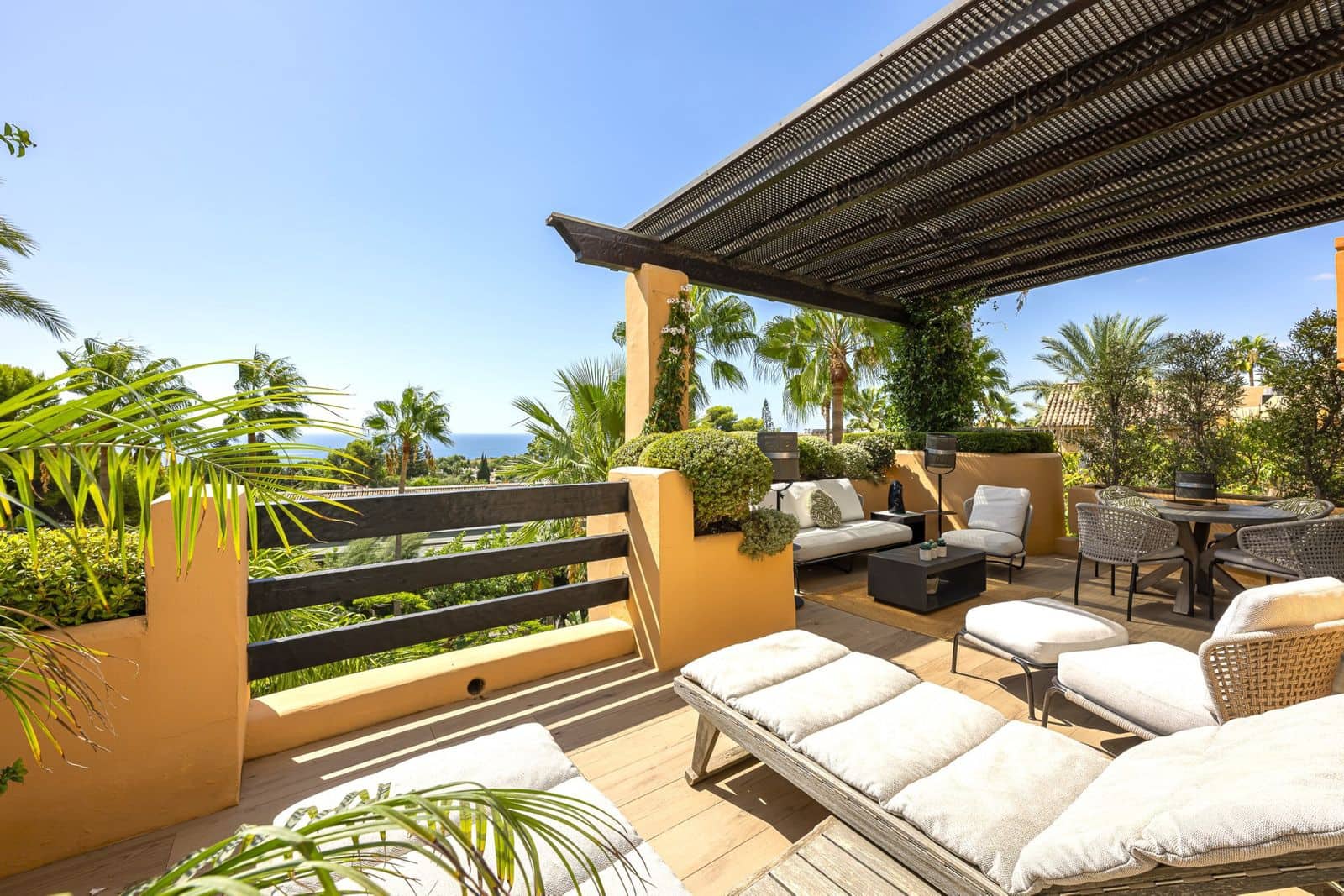 2 slaapkamer Penthouse te koop in Golden Mile met zwembad garage - € 2.290.000 (Ref: 10153396)