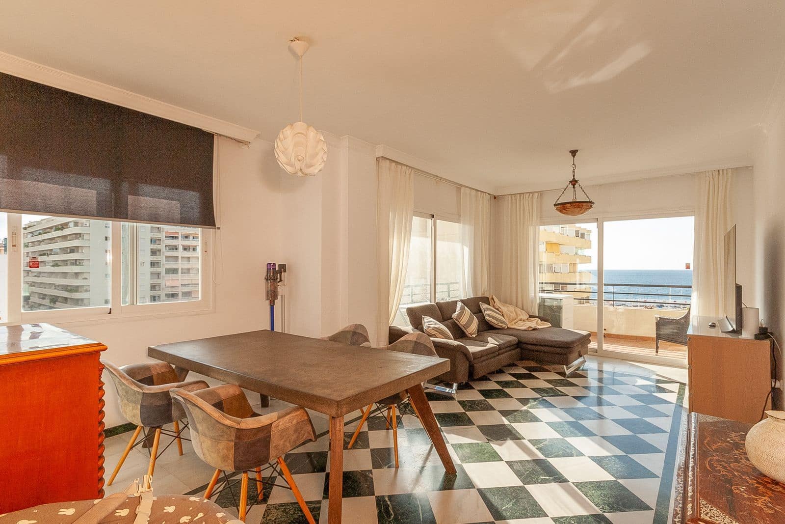 2 slaapkamer Appartement te koop in Marbella met garage - € 995.000 (Ref: 10153401)