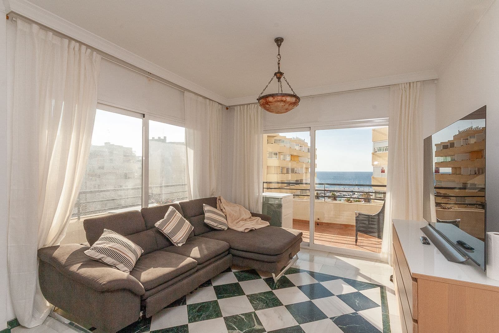 2 slaapkamer Appartement te koop in Marbella met garage - € 995.000 (Ref: 10153401)