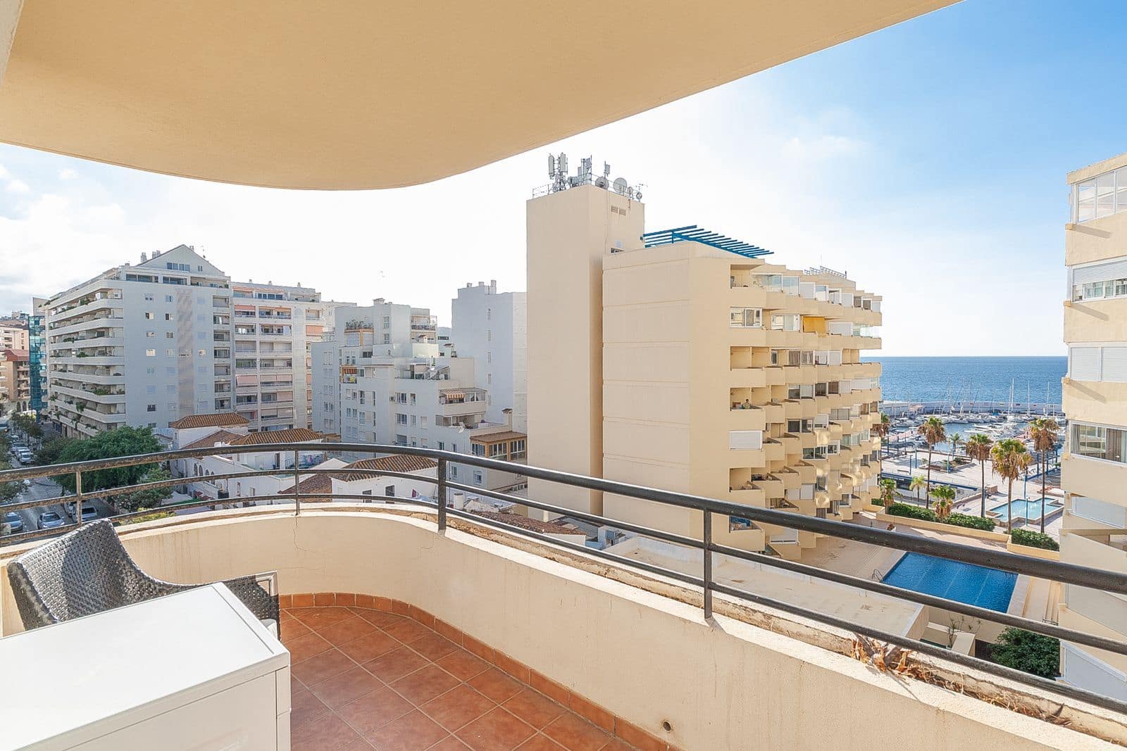2 slaapkamer Appartement te koop in Marbella met garage - € 995.000 (Ref: 10153401)