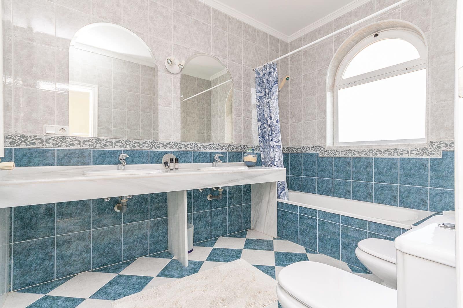 6 quarto Moradia para venda em La Mairena - 1 250 000 € (Ref: 10153403)