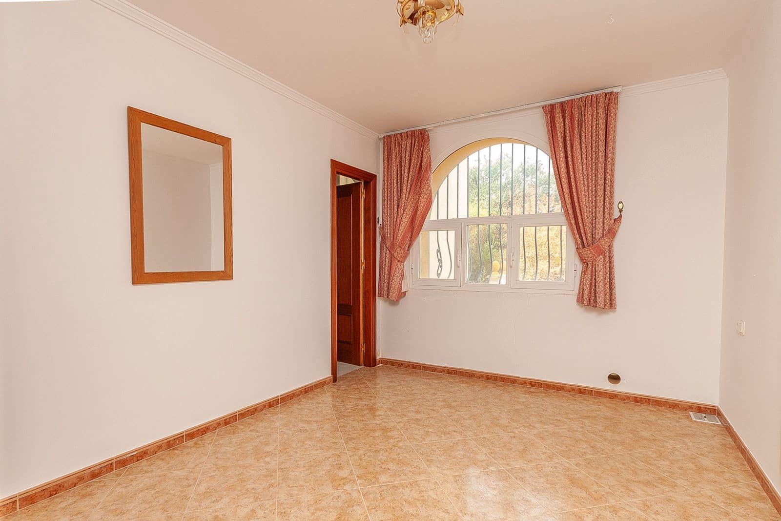 6 quarto Moradia para venda em La Mairena - 1 250 000 € (Ref: 10153403)