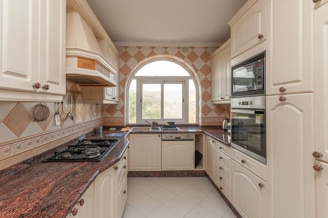 6 quarto Moradia para venda em La Mairena, Ojen - 1 250 000 € (Ref: 10153403)