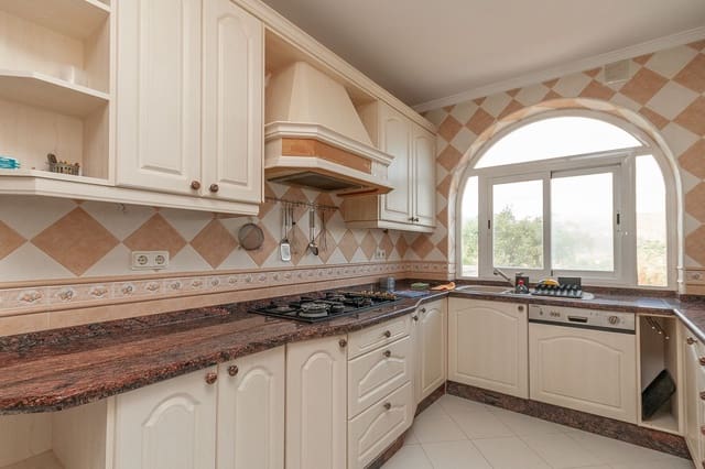 6 quarto Moradia para venda em La Mairena, Ojen - 1 250 000 € (Ref: 10153403)