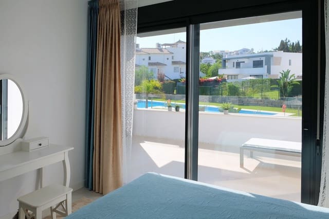 3 sypialnia Dom blizniak na sprzedaż w Estepona z basenem garażem - 955 000 € (Ref: 10153405)