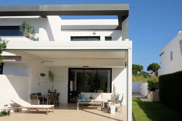 3 sypialnia Dom blizniak na sprzedaż w Estepona z basenem garażem - 955 000 € (Ref: 10153405)